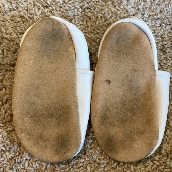 12-18m Moccasins- Puppy Design - Picture 2 of 2